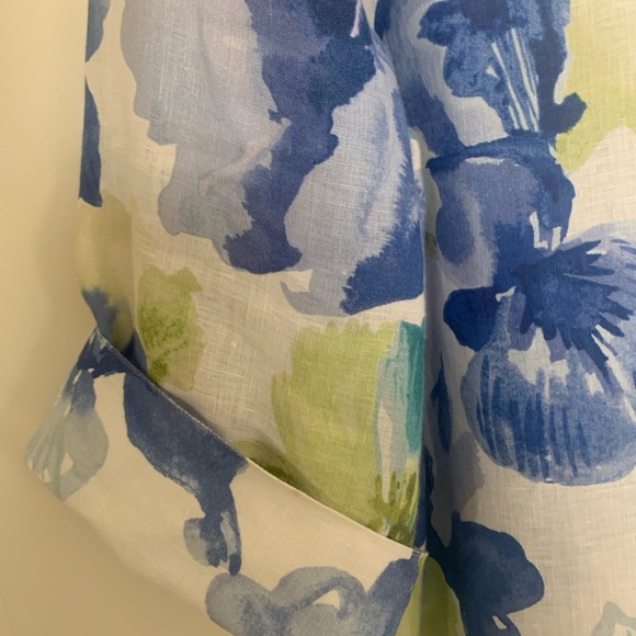 Chicos Size 3 Blouse With Watercolor Print of Blue/Green/White Irises 3/4 Sleeve - Picture 5 of 8